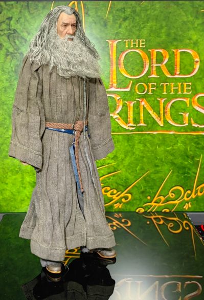 指环王 甘道夫（灰袍） 收藏级可动人偶