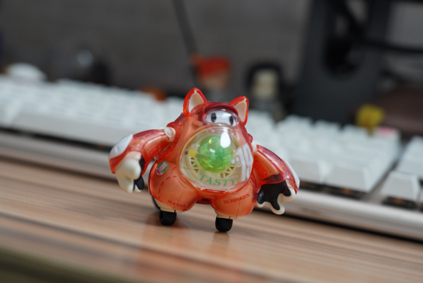 LUNCH BOX 小浣熊电车拼装模型 熊丸 石榴红