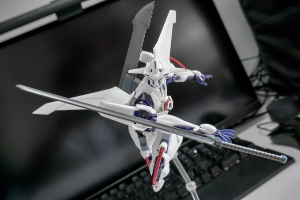 MODEROID 枪心剑刃 星期四·神裁