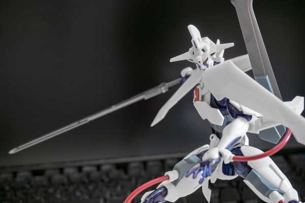 MODEROID 枪心剑刃 星期四·神裁