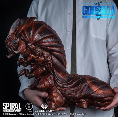 泰坦巨兽 摩斯拉 幼虫 防御形态