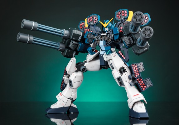 MG 	新机动战记高达W 无尽的华尔兹 XXXG-01H2 重装高达改(无尽的华尔兹)