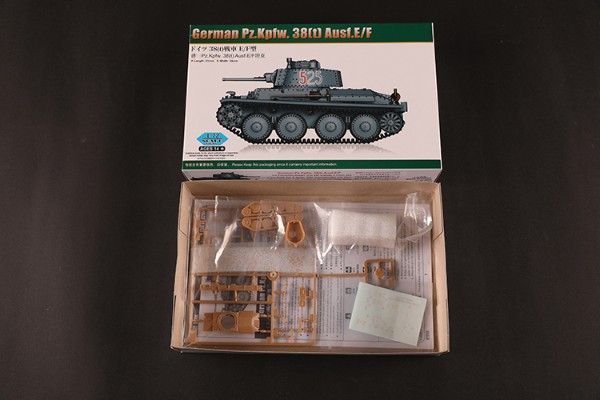 82956 1/72 德Pz.Kpfw.38(t)Ausf.E/F坦克