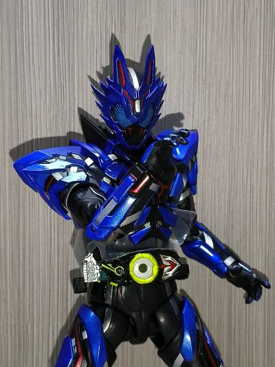 S.H.Figuarts 假面骑士零一 外传 假面骑士巴尔坎与瓦尔基里 假面骑士巴尔坎 孤狼