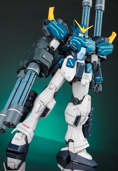 MG 	新机动战记高达W 无尽的华尔兹 XXXG-01H2 重装高达改(无尽的华尔兹)