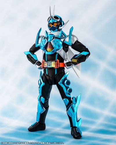 S.H.Figuarts 假面骑士歌查德 蒸汽蝗虫