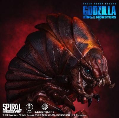 泰坦巨兽 摩斯拉 幼虫 防御形态