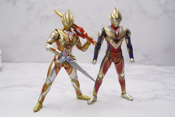 S.H.Figuarts(真骨雕制法) 闪耀迪迦