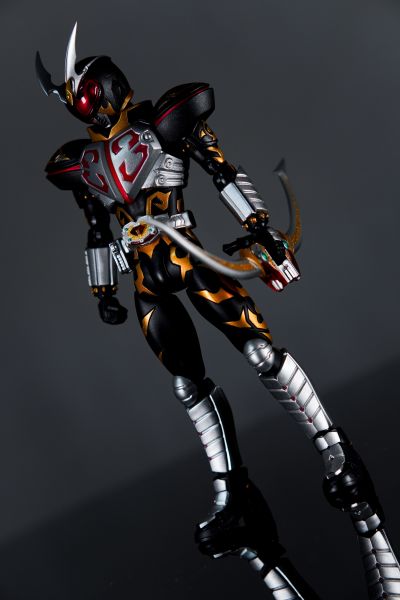 S.H.Figuarts  假面骑士卡利斯