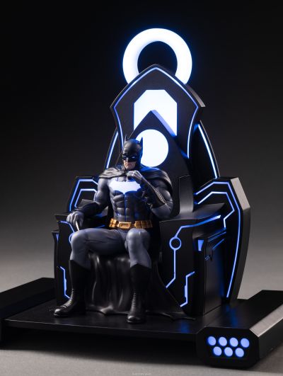 蝙蝠侠 与 莫比乌斯椅 合金载具手办