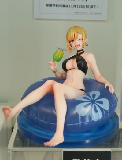 更衣人偶坠入爱河 喜多川海梦 夜间泳池