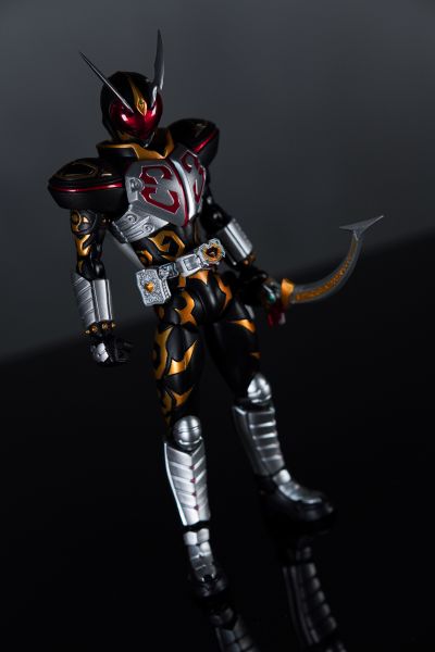 S.H.Figuarts  假面骑士卡利斯