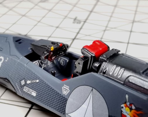 超时空要塞 VF-19A“SVF-440 Dullahans”附带高速装备 + 高机动导弹