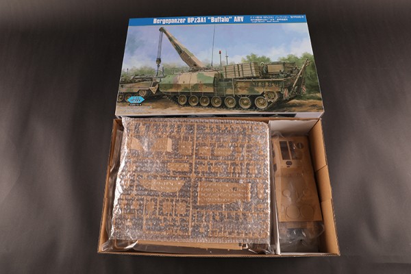 编号:84566 1/35 装甲车辆系列 现代德国 BPz3A1“水牛”装甲救援车