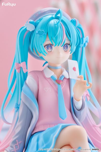 初音未来  压泡面人偶ー恋爱的西装外套ー