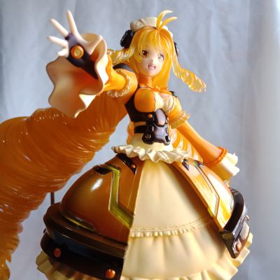 ビビッドイエロー