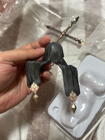 罪孽深重的的圣女·修女艾莎