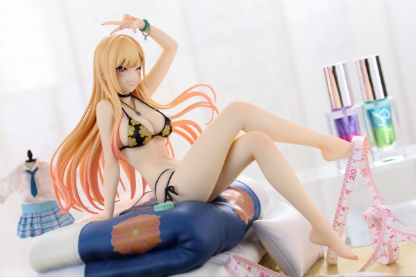 更衣人偶坠入爱河 喜多川海梦 泳装