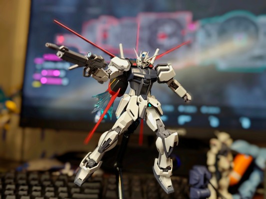 ROBOT魂＜机动战士系列＞  机动战士高达SEED GAT-X105 强袭高达 装甲未启动模式 剧中版