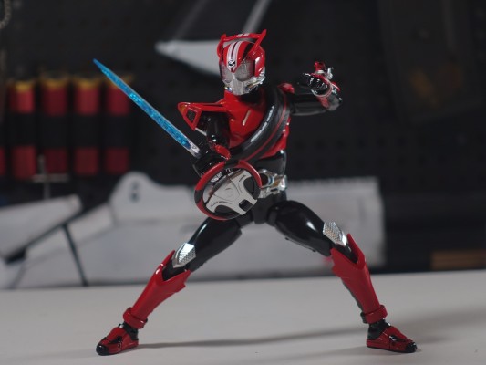 S.H.Figuarts 假面骑士驰骑 飙速型 平成世代版