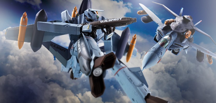 HI-METAL R 超时空要塞ZERO  VF-0A 凤凰(工藤真专用) ＋ QF-2200D-B 幽灵