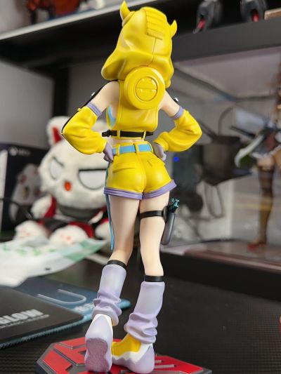 美少女雕像 变形金刚  大黄蜂