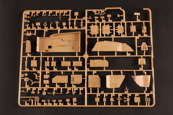 编号:84566 1/35 装甲车辆系列 现代德国 BPz3A1“水牛”装甲救援车