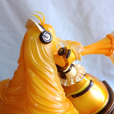 ビビッドイエロー