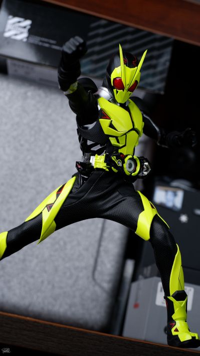 REAL ACTION HEROES 编号785  RAH GENESIS  假面骑士零一 高跃飞蝗