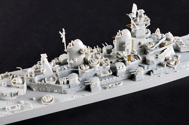 编号：06749 1/700 世界战舰系列 美国“依阿华”号战列舰BB-61
