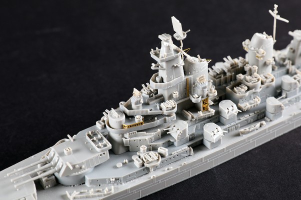 编号：06749 1/700 世界战舰系列 美国“依阿华”号战列舰BB-61