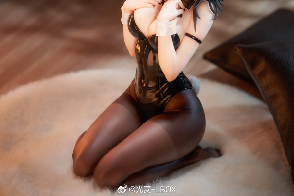 橫山石见 黑兔女郎