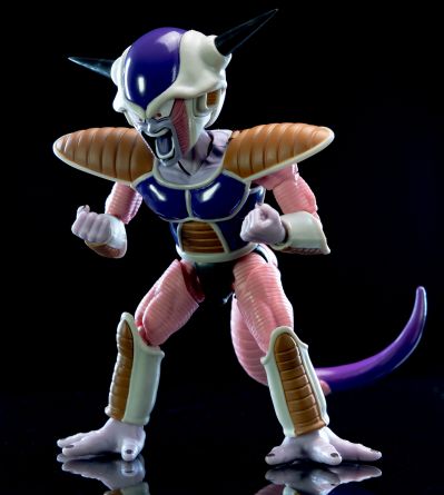 S.H.Figuarts  弗利萨 第一形态 ＆ 弗利萨飞船