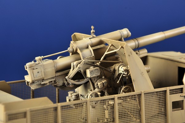 编号:09577 1/35 装甲车辆系列 18吨半履带88毫米自行防空炮