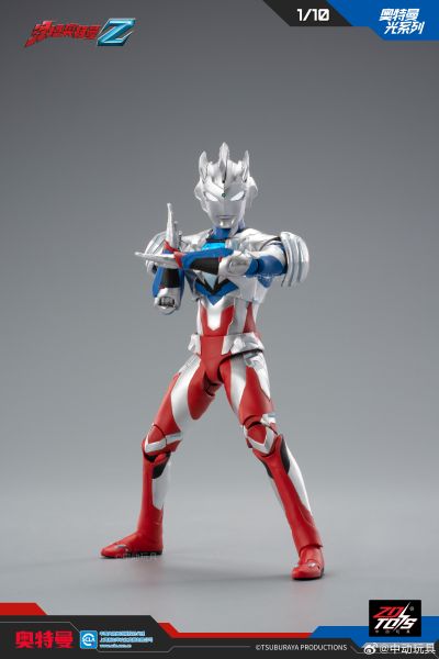 奥特曼光系列  泽塔奥特曼（阿尔法装甲）