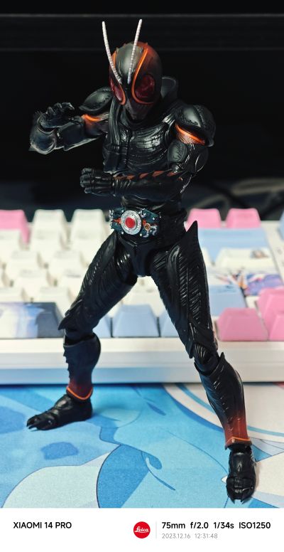 S.H.Figuarts 假面骑士BLACK SUN 假面骑士暗日（首次变身）