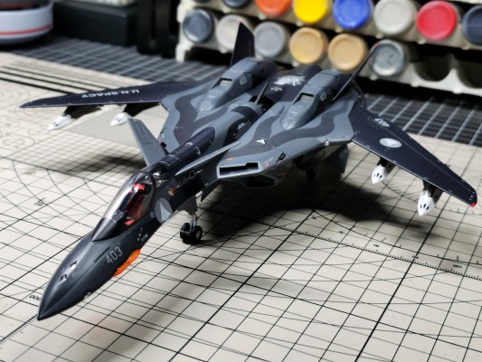 超时空要塞 VF-19A“SVF-440 Dullahans”附带高速装备 + 高机动导弹