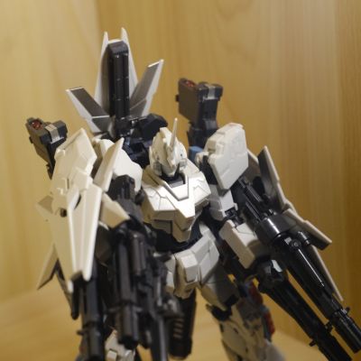 ROBOT魂 140 机动战士高达UC RX-0全装甲独角兽高达 独角兽模式
