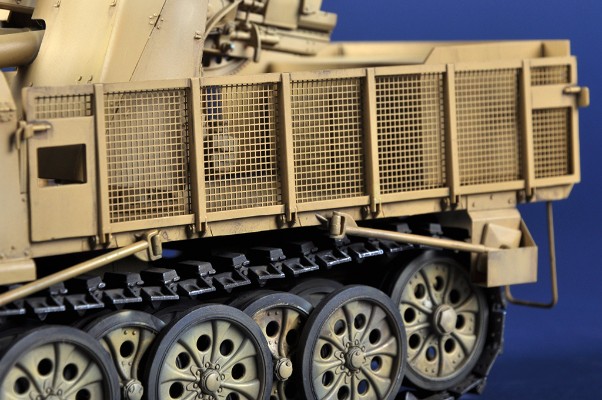 编号:09577 1/35 装甲车辆系列 18吨半履带88毫米自行防空炮