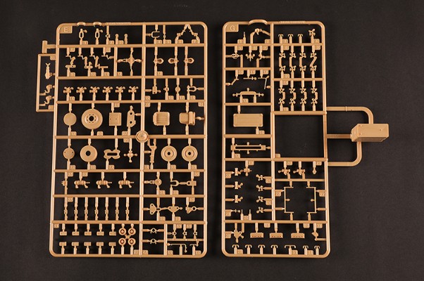 编号:84566 1/35 装甲车辆系列 现代德国 BPz3A1“水牛”装甲救援车