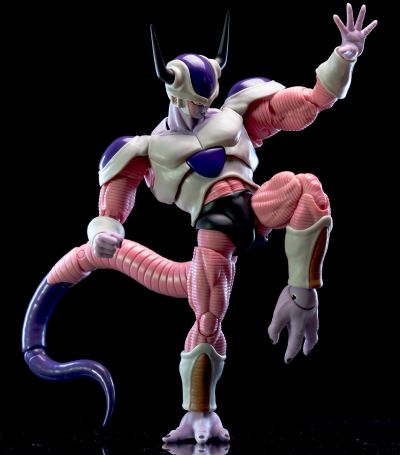 S.H.Figuarts    弗利萨 第二形态