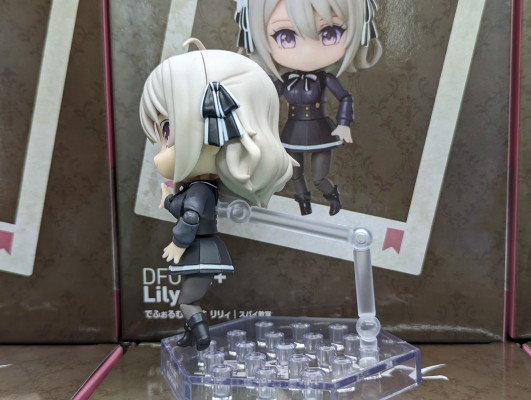 DFORM+ 特工教室 花园 莉莉