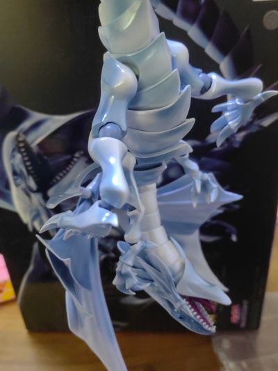 S.H.MonsterArts 游戏王 怪兽之决斗 青眼白龙