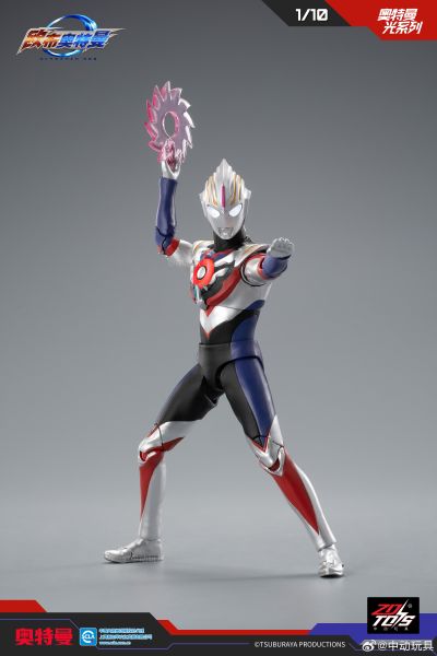 奥特曼光系列 欧布奥特曼（重光形态）