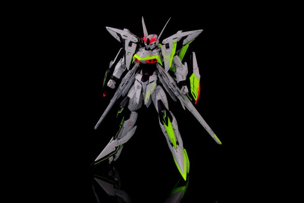 MG 1/100  天蚀高达 + 扩展件 (赛博配色)