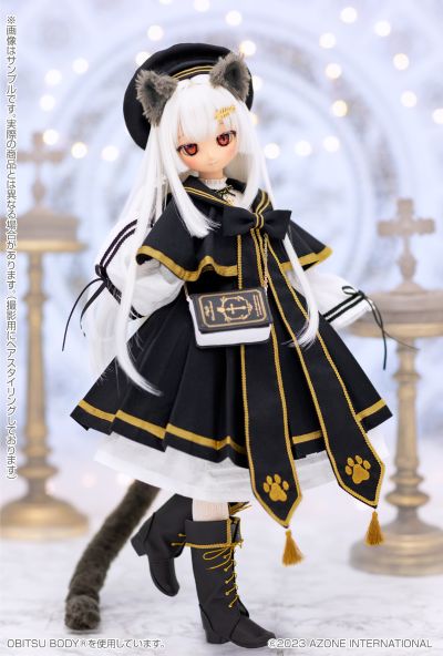 AOD527-FFB s*t*j × 艾莉丝收集 小型 芙露露～毛绒绒的牧师小猫～黑猫