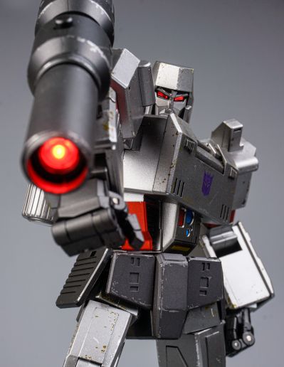 AMK Pro系列 变形金刚G1 威震天