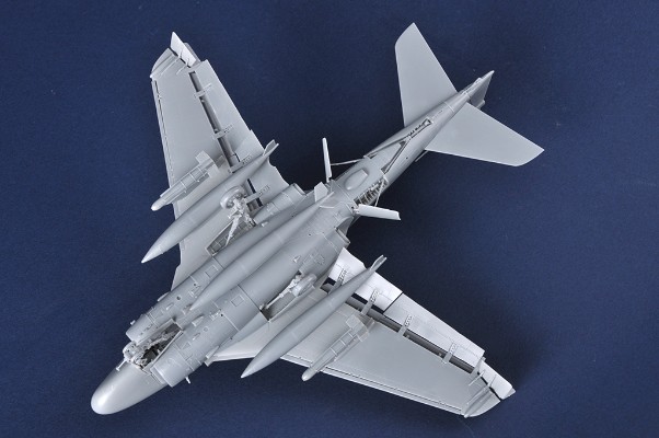 编号：01640 1/72 军用飞机系列 美国A-6A"入侵者"攻击机