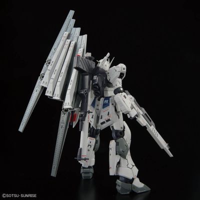 RG 福冈高达基地限定 机动战士高达 逆袭的夏亚 Nu高达（原色版）