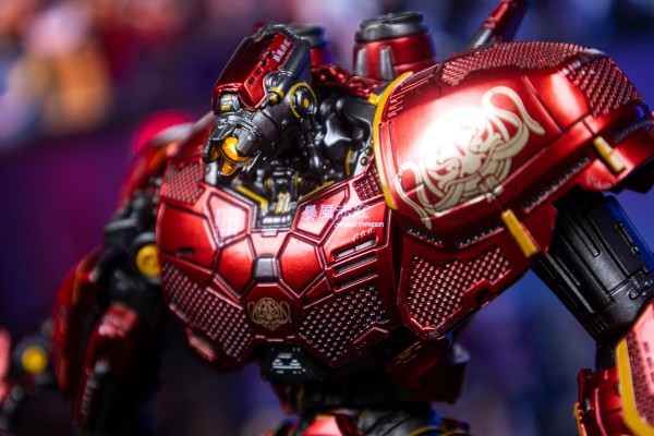 环太平洋 暴风赤红